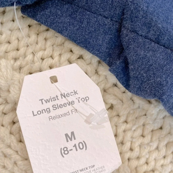 Time and Tru blue twist neck top long sleeve size medium - Picture 5 of 5